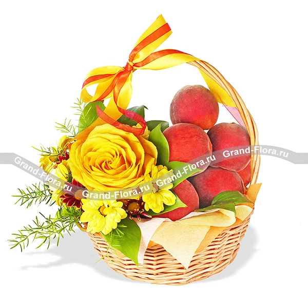 Сладкий мотив - корзина с розами и персиками